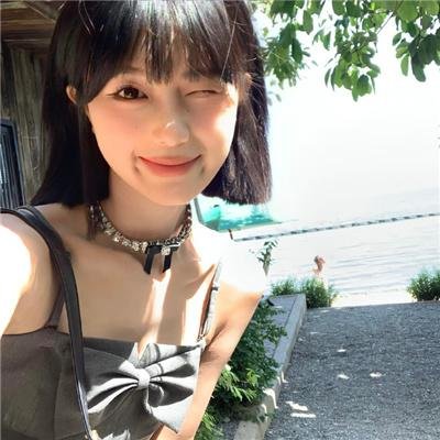 暗红